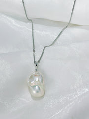 “Luna Baroque” – 925 Sterling Silver Baroque Pearl Pendant Necklace